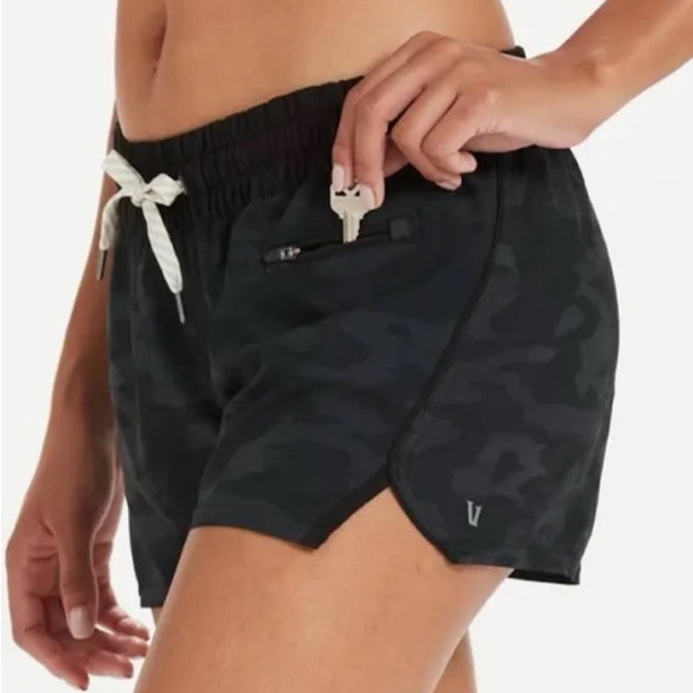 Women’s Vuori Black Camo Shorts